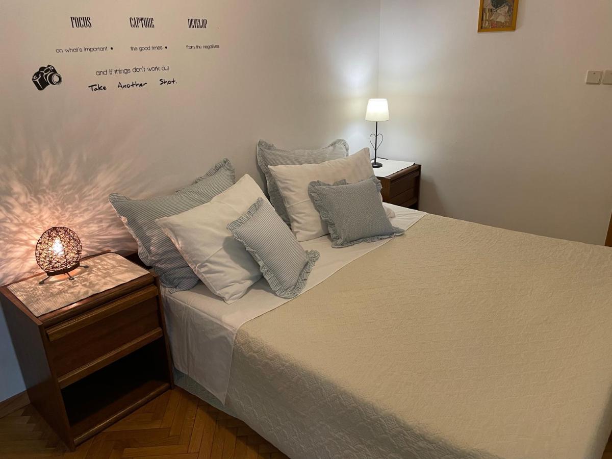 Gorana Studio Apartment Jelsa  Bagian luar foto