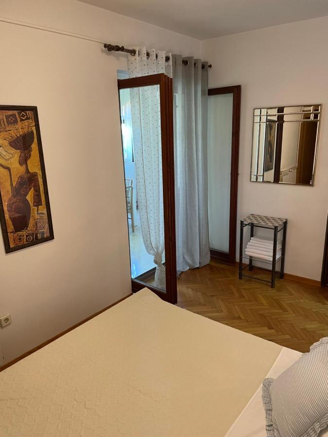 Gorana Studio Apartment Jelsa  Bagian luar foto