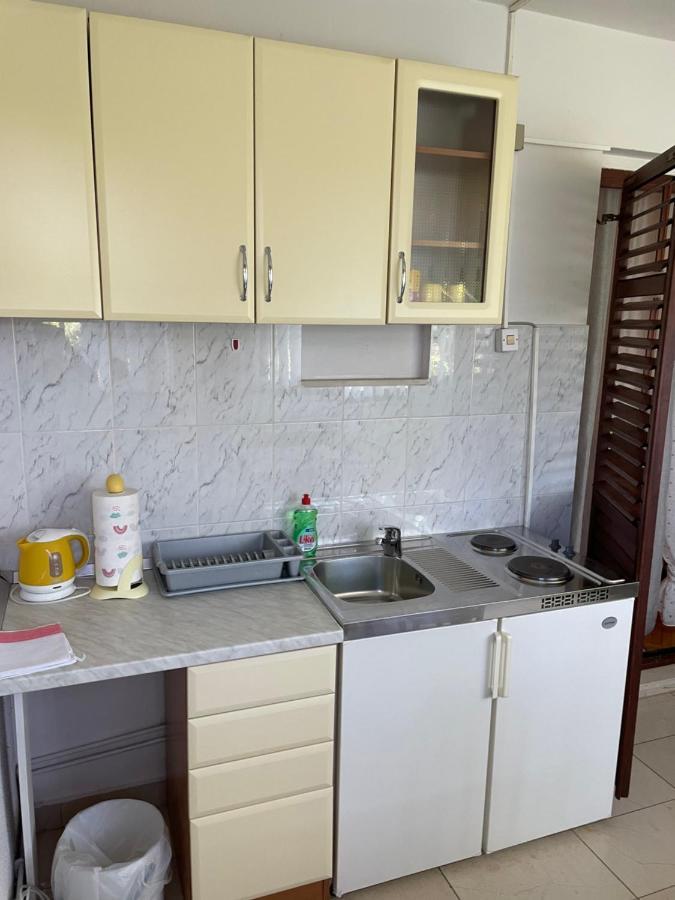 Gorana Studio Apartment Jelsa  Bagian luar foto